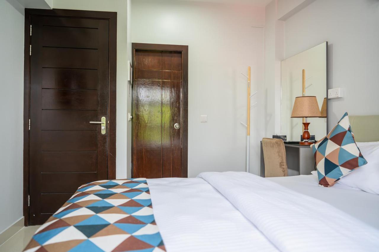 Tour Inn Мале Экстерьер фото
