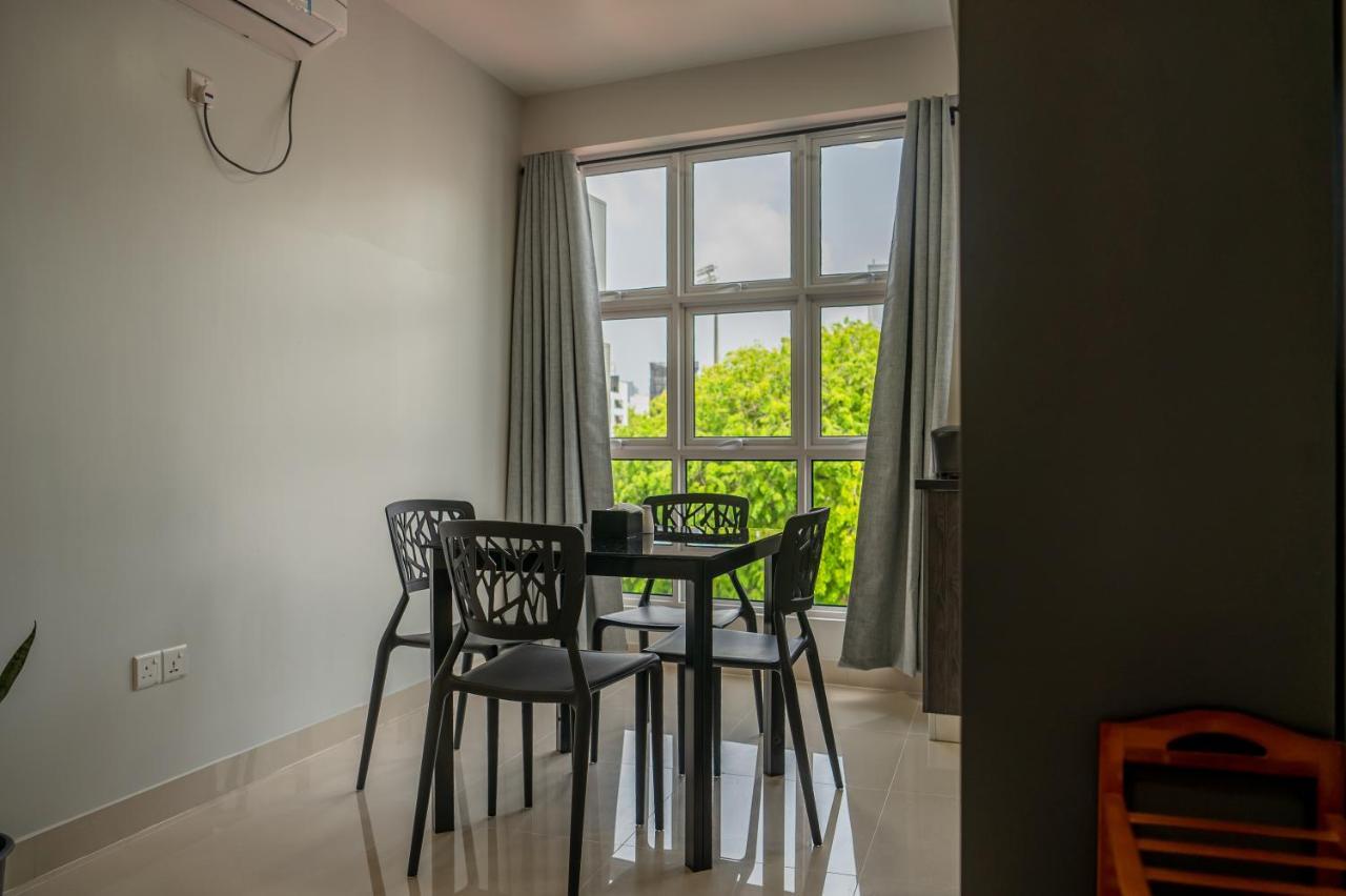 Tour Inn Мале Экстерьер фото