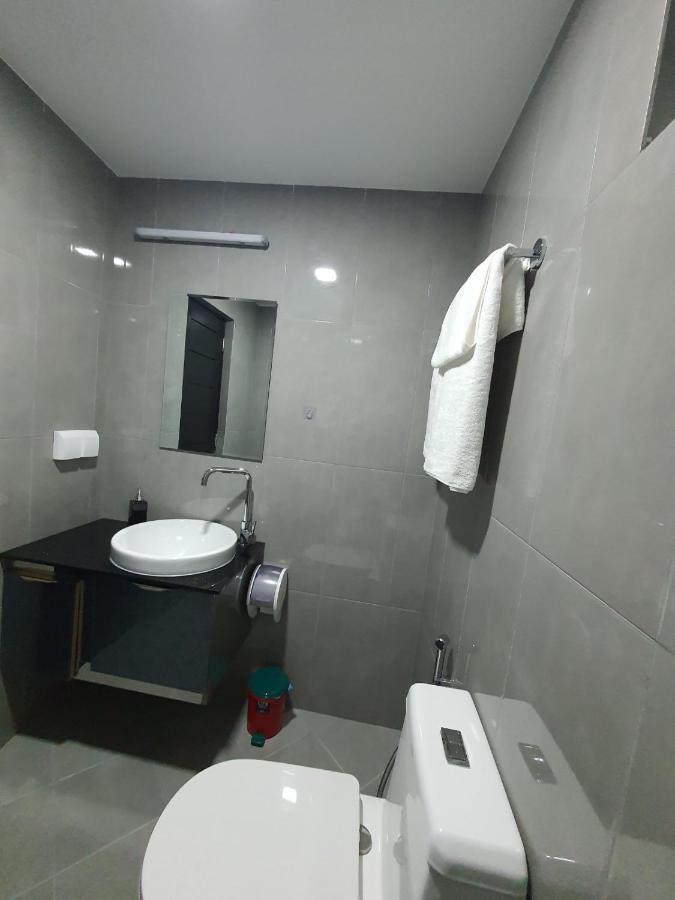 Tour Inn Мале Экстерьер фото